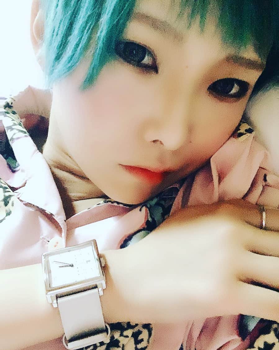 澁谷梓希さんのインスタグラム写真 - (澁谷梓希Instagram)「. . How are you doing :) . #instagood #selfie #japanesegirl #japan #hairstyle」7月7日 9時36分 - azk_s811