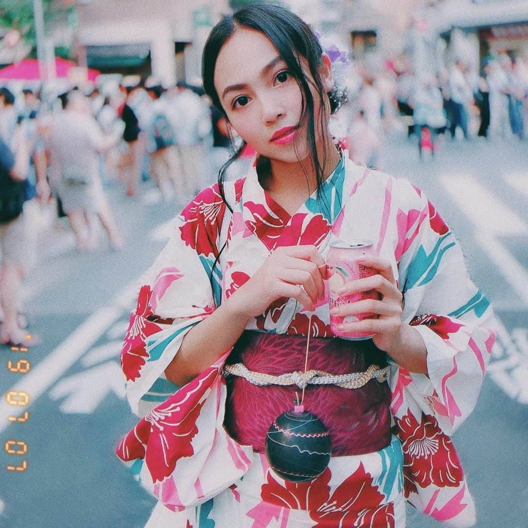 志摩マキさんのインスタグラム写真 - (志摩マキInstagram)「ลอยๆมึนๆ Today's TANABATA in Japan🇯🇵 #7月7日 #七夕 #🎋 #👘#⭐︎ #🇯🇵 #🇹🇭 #kimono  #yukata #japanesegirl #tanabata #もしも願いが叶うなら #♪」7月7日 9時40分 - makishimaaa