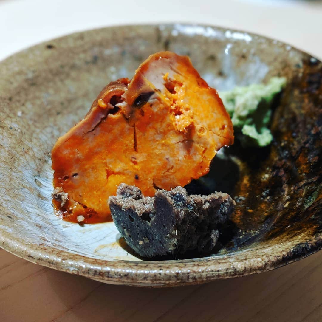 Masayasu Moritaのインスタグラム：「#あん肝 #fishheart #すが弥 #麻布グルメ #tokyo #東京 #鮨 #もりたま飯 #foodie #foodgasm #foodphotography #foodstagram #美食 #delicious #tasty #instafood #グルメ #food #yummy #foodporn #デリスタグラマー #グルメな人と繋がりたい #寿司好きな人と繋がりたい」