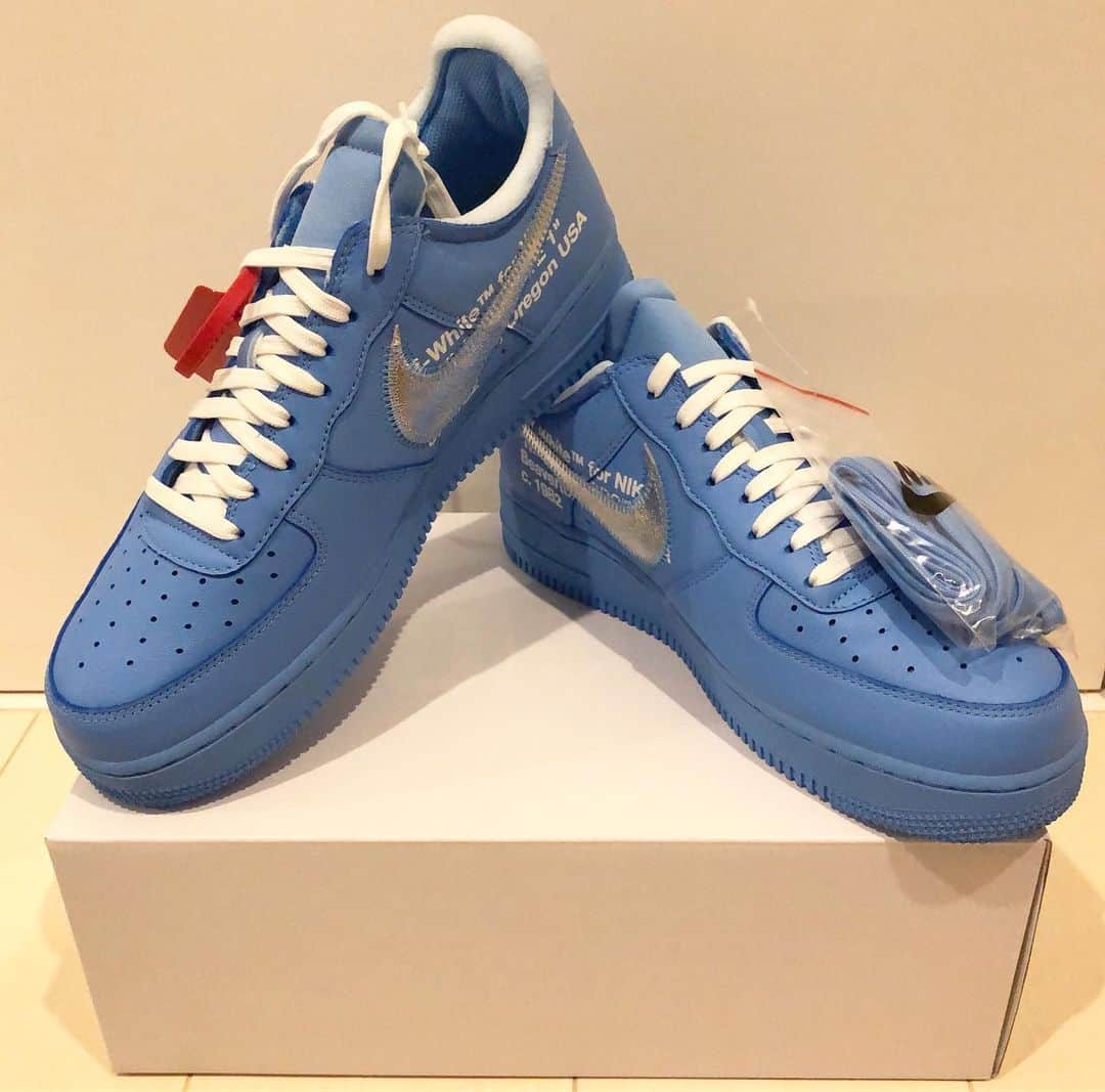 のインスタグラム：「早くおろしたいやつゲット👟  早く梅雨明けしてくれんかな〜😩 #sneakers #sneaker #snkrs #nike #virgilabloh #offwhite #air #jordan #jordan1 #supreme #fashion #beauty #hair #rolex」