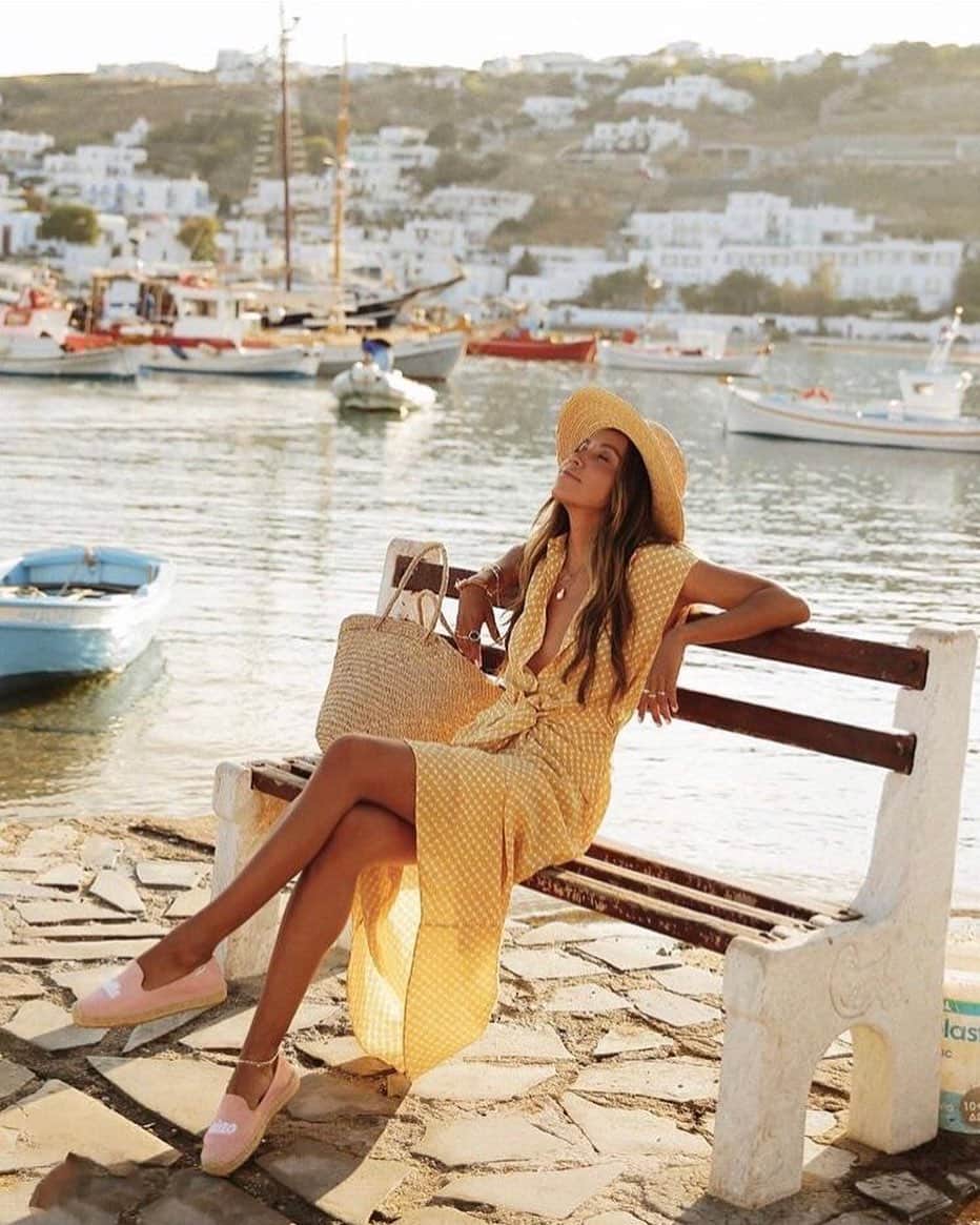 Anthropologieさんのインスタグラム写真 - (AnthropologieInstagram)「Taking it in, soaking it up ☀️ Photo of @sincerelyjules via @soludos (link in profile to shop)」7月7日 10時01分 - anthropologie