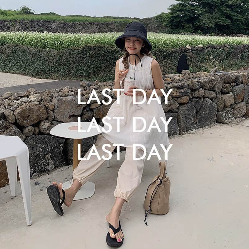 Official STYLENANDAさんのインスタグラム写真 - (Official STYLENANDAInstagram)「난다썸머세일 LAST DAY!! 💙 스타일난다/3CE /KKXX 온/오프라인  최대 80~30% 세일! (*일부 품목 제외) - 기간: ~7월 7일(일)까지 대상: 국내 온/오프라인 매장 및 해외몰 - NANDA SUMMER FESTIVAL!  STYLENANDA/3CE/KKXX SALE 80%~30%!(*excludes some items)  2019/07/03(WED) ~7/7(SUN), FOR 5 DAYS (*korean standard time) [Sales applied] - STYLENANDA domestic and overseas online stores - Domestic offline stores (*excludes DUTY FREE SHOPS, OLIVEYOUNG, CHICOR, BOOTS) - www.stylenanda.com en.stylenanda.com jp.stylenanda.com cn.stylenanda.com tw.stylenanda.com #stylenanda #3ce #nandasummerfestival」7月7日 10時29分 - houseof3ce