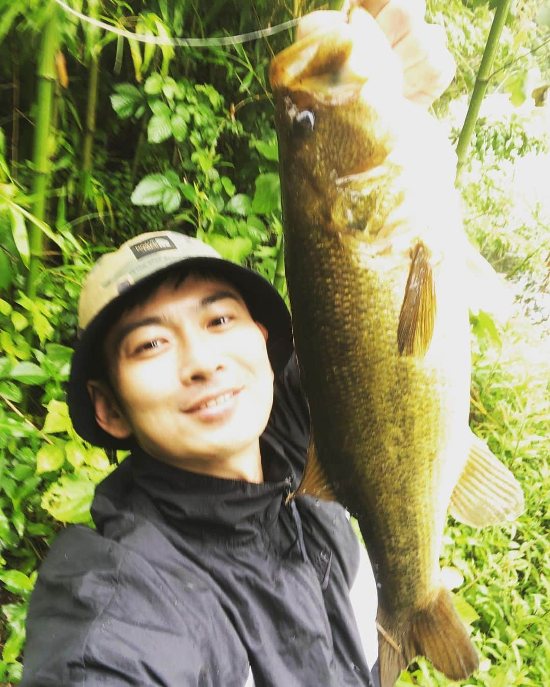 松田悟志さんのインスタグラム写真 - (松田悟志Instagram)「こんな朝😎☀️ #久々の #バス釣り #bassfishing  #50  #up  #😎」7月7日 10時43分 - matsuda_satoshi1216