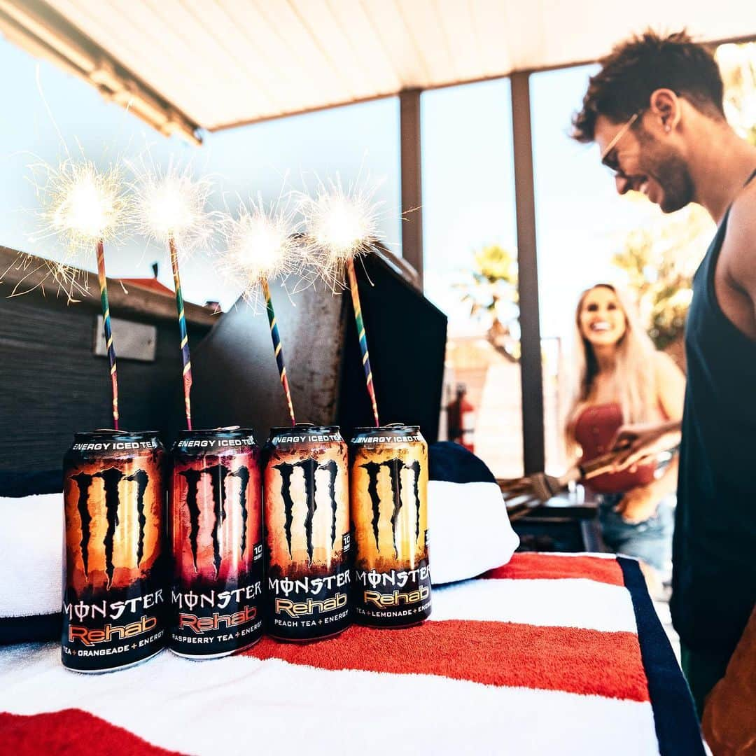 モンスターエナジーさんのインスタグラム写真 - (モンスターエナジーInstagram)「Revive and rally this 4th of July weekend with Rehab Tea + Lemonade 🍋☀️ #MonsterRehab #MonsterEnergy」7月7日 10時49分 - monsterenergy