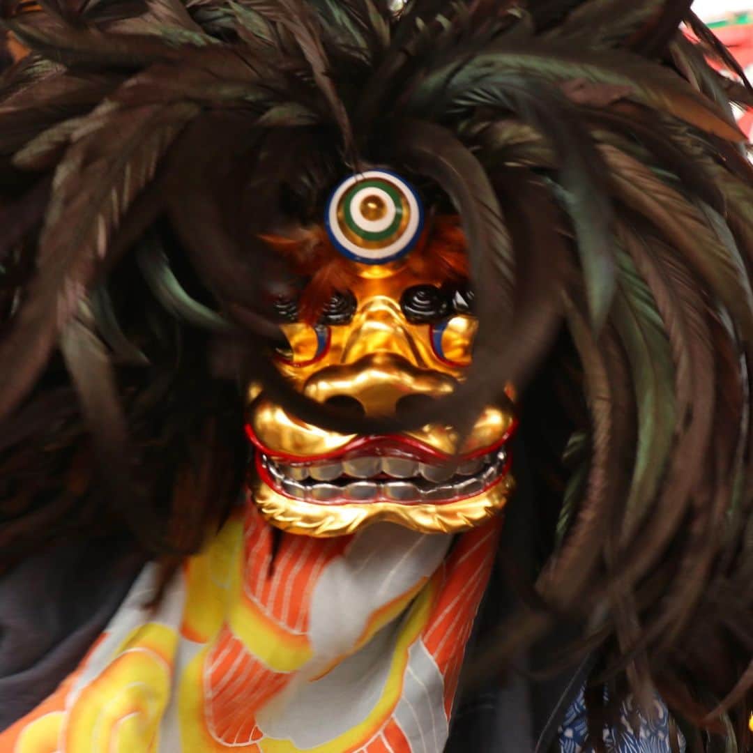 さいたまつりさんのインスタグラム写真 - (さいたまつりInstagram)「ただいま、八潮市で開催されている「大瀬の獅子舞」 女獅子のアップ。大獅子・中獅子と比べ少し穏やかな表情をしていますね。  #さいたまつり #獅子舞 #埼玉 #festival #祭り #saitamatsuri #八潮 #写真好きな人と繋がりたい #ファインダー越しの私の世界 #大瀬の獅子舞 #ドラマティック #ドロンコ獅子 #japan #saitama #富士浅間信仰」7月7日 11時05分 - saitamatsuri