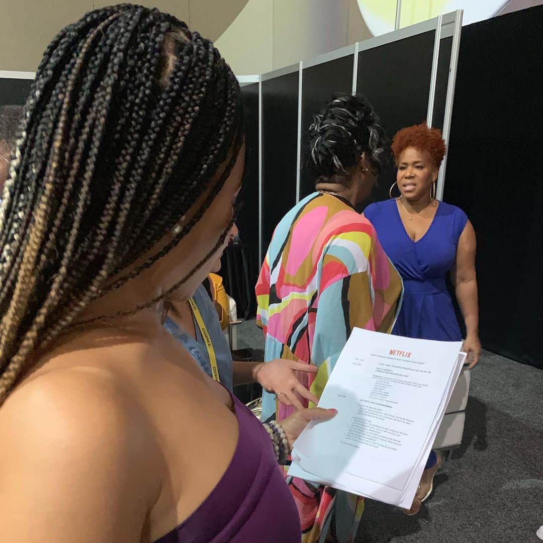 エリカ・キャンベルさんのインスタグラム写真 - (エリカ・キャンベルInstagram)「It was great hosting @familyreunionnetflix’s panel today at @essencefest! Tune in to the show July 10th on @netflix! #tuneinalert #bingewatch #supportpositivetelevision #EricaCampbell」7月7日 11時29分 - imericacampbell