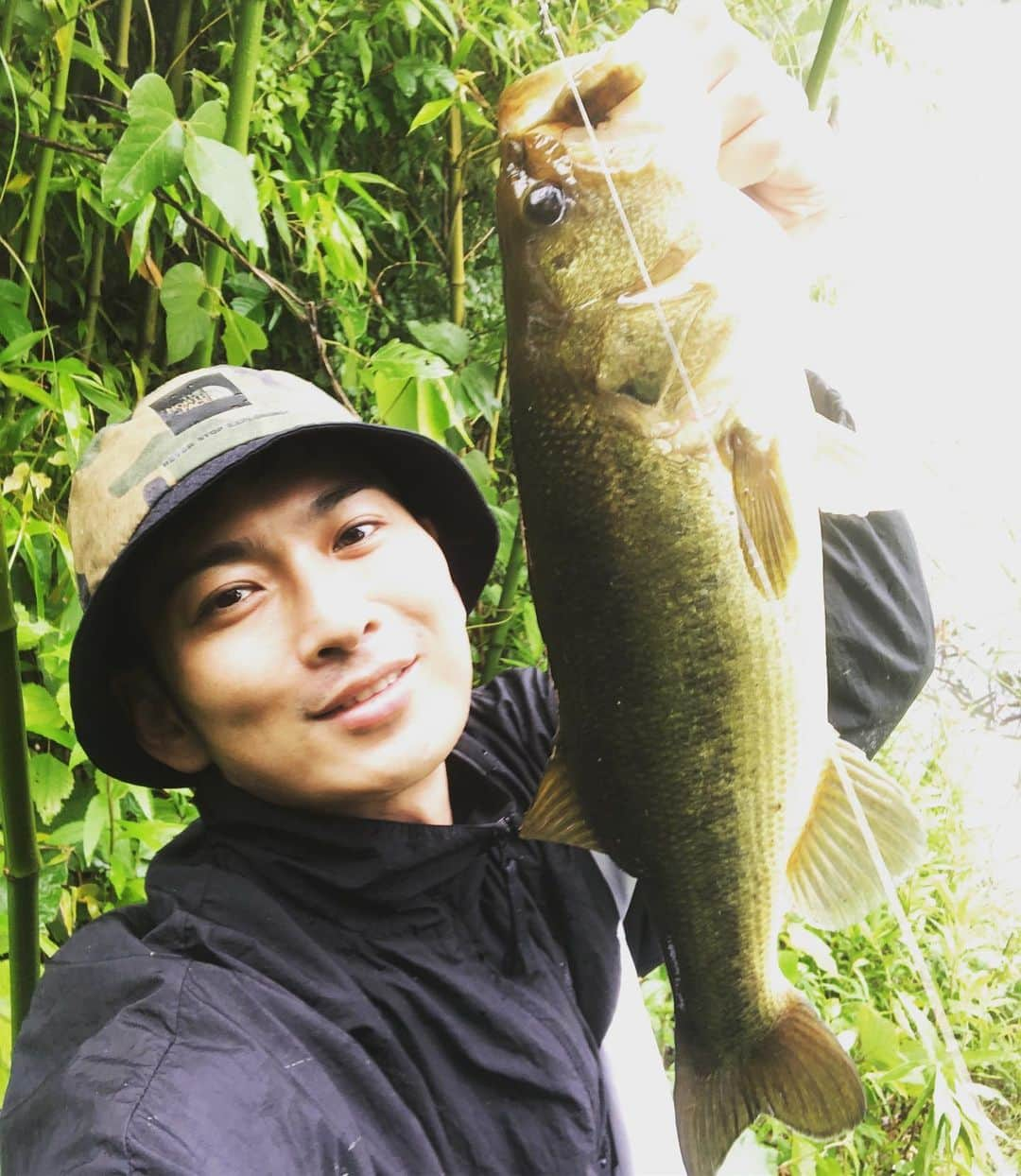 松田悟志さんのインスタグラム写真 - (松田悟志Instagram)「また釣れた👶 #バス釣り #bassfishing  #2本目  #は #48  #センチ #満足 #したから #帰り #鱒 #😎」7月7日 11時42分 - matsuda_satoshi1216