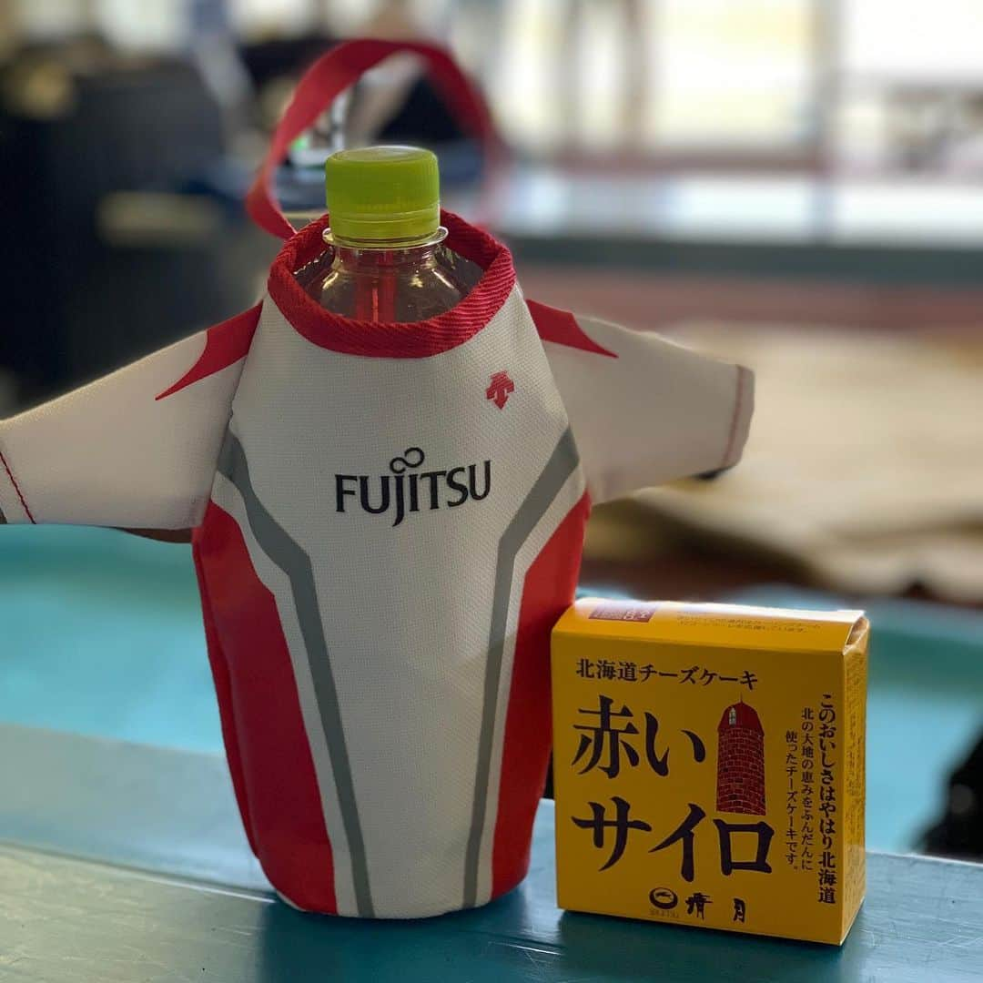 澤野大地さんのインスタグラム写真 - (澤野大地Instagram)「レア物とレア物。 #fujitsu #富士通 #ボトルホルダー #赤いサイロ #そだねー」7月7日 11時55分 - daichisawano