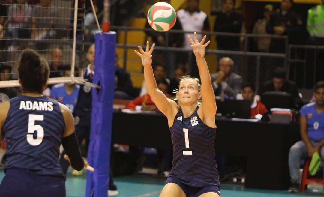 USA Volleyballさんのインスタグラム写真 - (USA VolleyballInstagram)「Karsta Lowe scored 18 points and @usavwnt defeated Colombia 3-0 to open the #PanAmCup. Check out usavolleyball.org for the match recap.」7月7日 12時04分 - usavolleyball