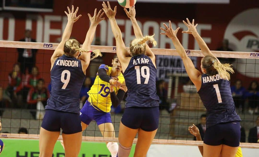 USA Volleyballさんのインスタグラム写真 - (USA VolleyballInstagram)「Karsta Lowe scored 18 points and @usavwnt defeated Colombia 3-0 to open the #PanAmCup. Check out usavolleyball.org for the match recap.」7月7日 12時04分 - usavolleyball