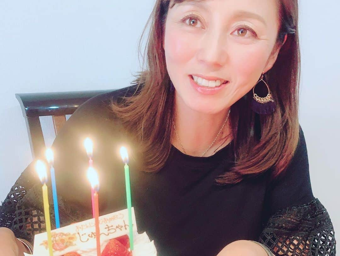 吉田玲奈さんのインスタグラム写真 - (吉田玲奈Instagram)「今日はタイ料理の先生が潤ちゃんのお誕生日会をしてくれました♡レストラン顔負けのおもてなし料理😍最高に美味しかった‼️ご馳走さまでした❤️楽しいトークにいつも癒されます✨ @juicykitchen13  #タイ料理 #パッタイ #タイ料理大好き #タイ料理教室 #イトウジュン #ビューティタイ料理 #美味しすぎる #みんなでお祝い #おしゃべりが止まらない」7月7日 17時39分 - reina.yoshida.ciel.1218