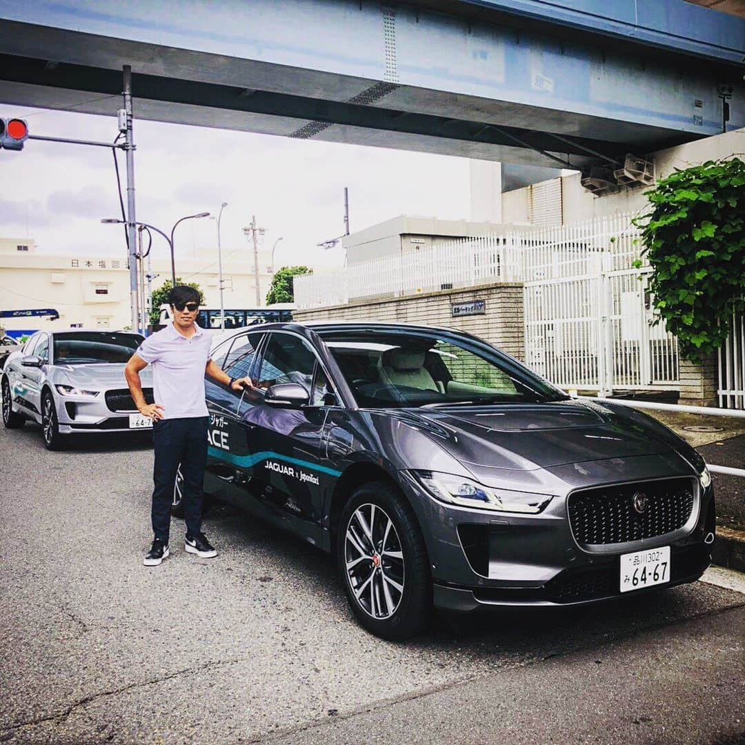 中山友貴さんのインスタグラム写真 - (中山友貴Instagram)「JAGUARの電気自動車I-PACE（アイペイス）に乗って都内を走ってます。 ジャパンタクシーアプリで運が良ければ乗れます😊☺️ 詳細はURLはアクセスしてみてください！  https://www.jaguar.co.jp/campaign/i-pace-experience/japan-taxi.html  #jaguar #japantaxi #ipace #SE #HSE」7月7日 12時16分 - yuhkinakayama