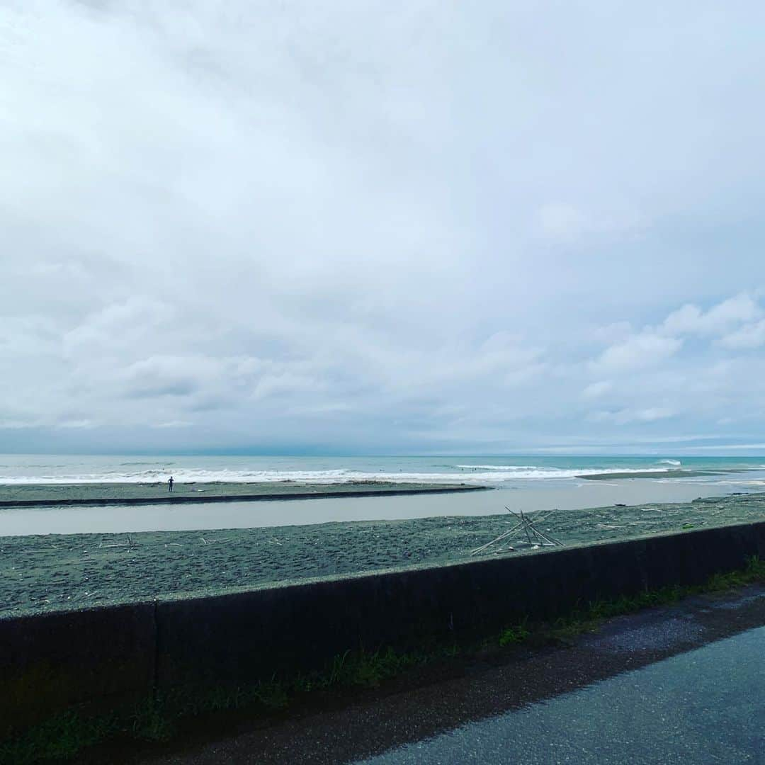 春日潤也さんのインスタグラム写真 - (春日潤也Instagram)「潮揉みポンコツサーフィン🏄‍♂️🌊今日もありがとうございました☀️ あー浄化🙏」7月7日 12時30分 - junya_kasuga