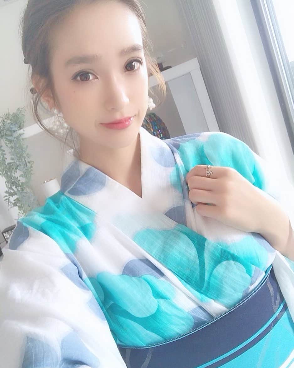 太田麻美さんのインスタグラム写真 - (太田麻美Instagram)「今年初浴衣🎋🌌 着付けヘアメイクはセルフでやりました👘  #girl #me #racequeen #rq #model #selfie #selfie #summer #japane #japan #yukata #浴衣 #レースクイーン #モデル」7月7日 12時48分 - asami0523