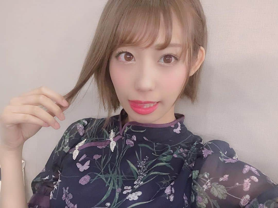 山岸奈津美さんのインスタグラム写真 - (山岸奈津美Instagram)「. ポジティブになりたい(・ω・｀) . . 自分に色々言い聞かせるけど、 なぜだかどんどんネガティブに ハマってくwwww . . そういうときは最近会ってなかった人たちに会ったり、色々な人の意見や考えを聞くようにはしてる！！ . . みんなはどうやってる？？」7月7日 13時51分 - 0916_natsumi