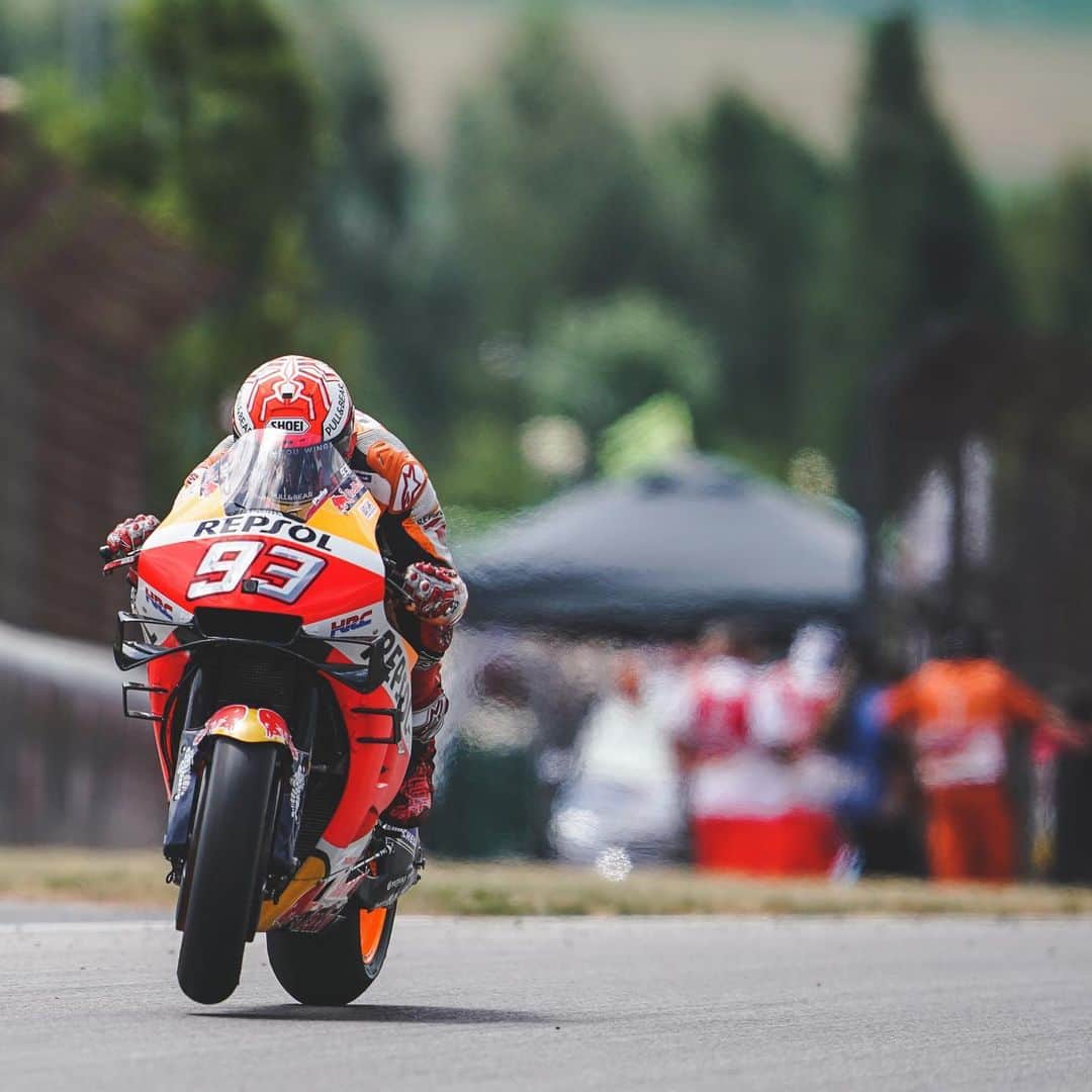レプソル・ホンダのインスタグラム：「Time to ride the Ring 🇩🇪」