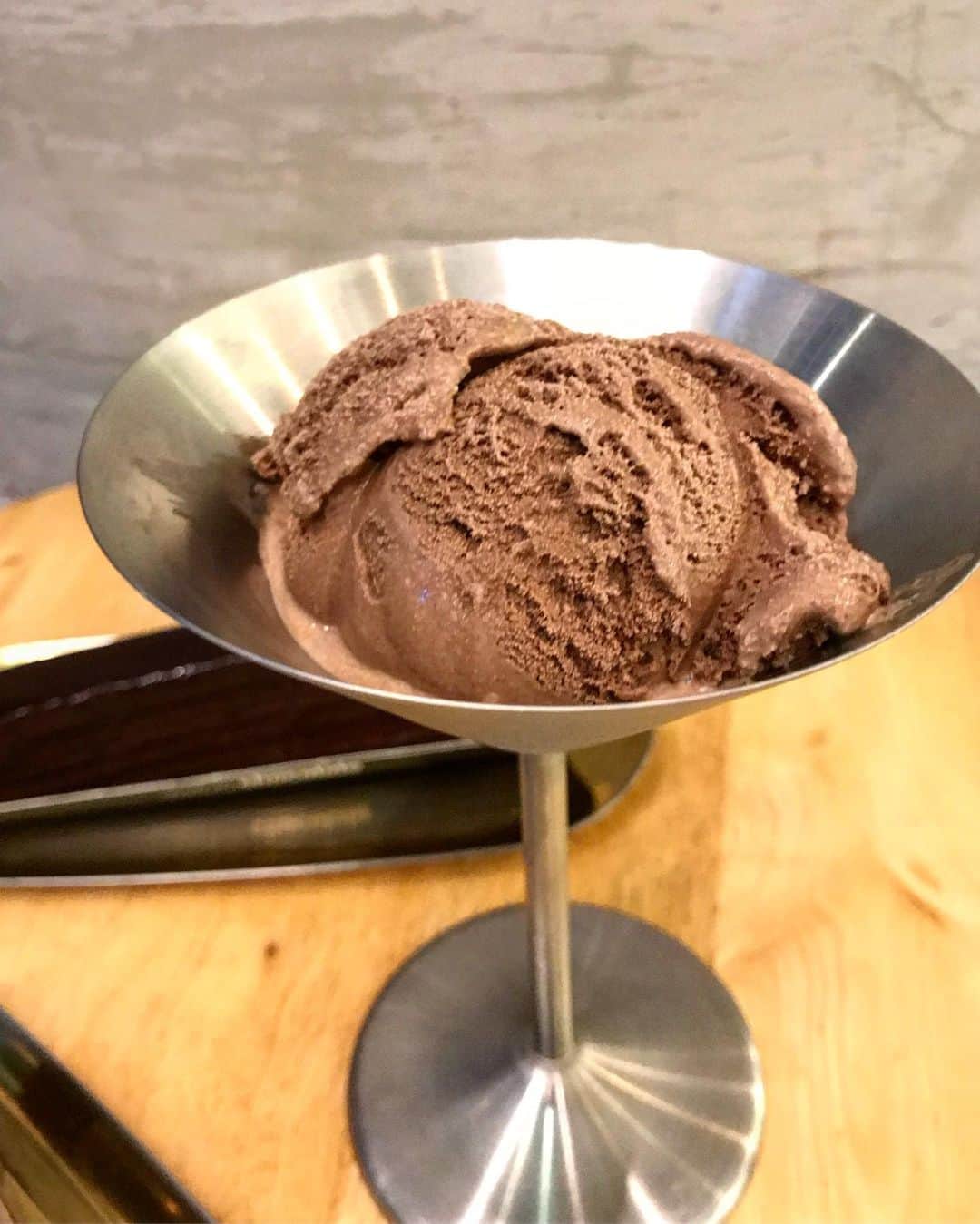 のインスタグラム：「The not hei HEI chocolate ice cream that some said should be called “hey cannot LEI”  Overly sweet and melted too fast into chocolate swimming pool 😪not sure since when did the standards drop to the point below those supermarket brands and even conbini ice creams • • • #sgeats #singapore #local #best #delicious #food #igsg #sgig #restaurant #exploresingapore #eat #sgfoodies #gourmet #yummy #yum #sgfood #foodsg #burpple #exploresingapore #beautifulcuisines #bonappetit #instagood  #eatlocal #dessert #desserts #chocolate #icecream」