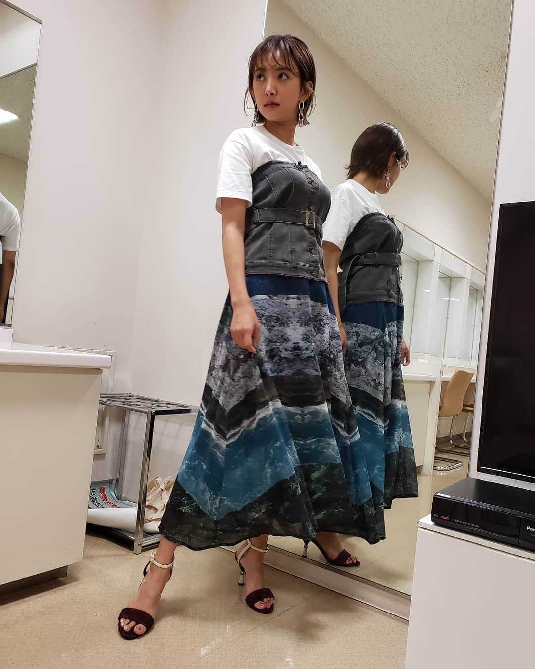 夏菜さんのインスタグラム写真 - (夏菜Instagram)「今日は21時からアオハルTVの放送です♥️ フジテレビだよー！ みてね🙈💕 Tops&Skirt:@amerivintage Shoes:@maxandco Stylist:@erica_mimura」7月7日 14時22分 - natsuna_official