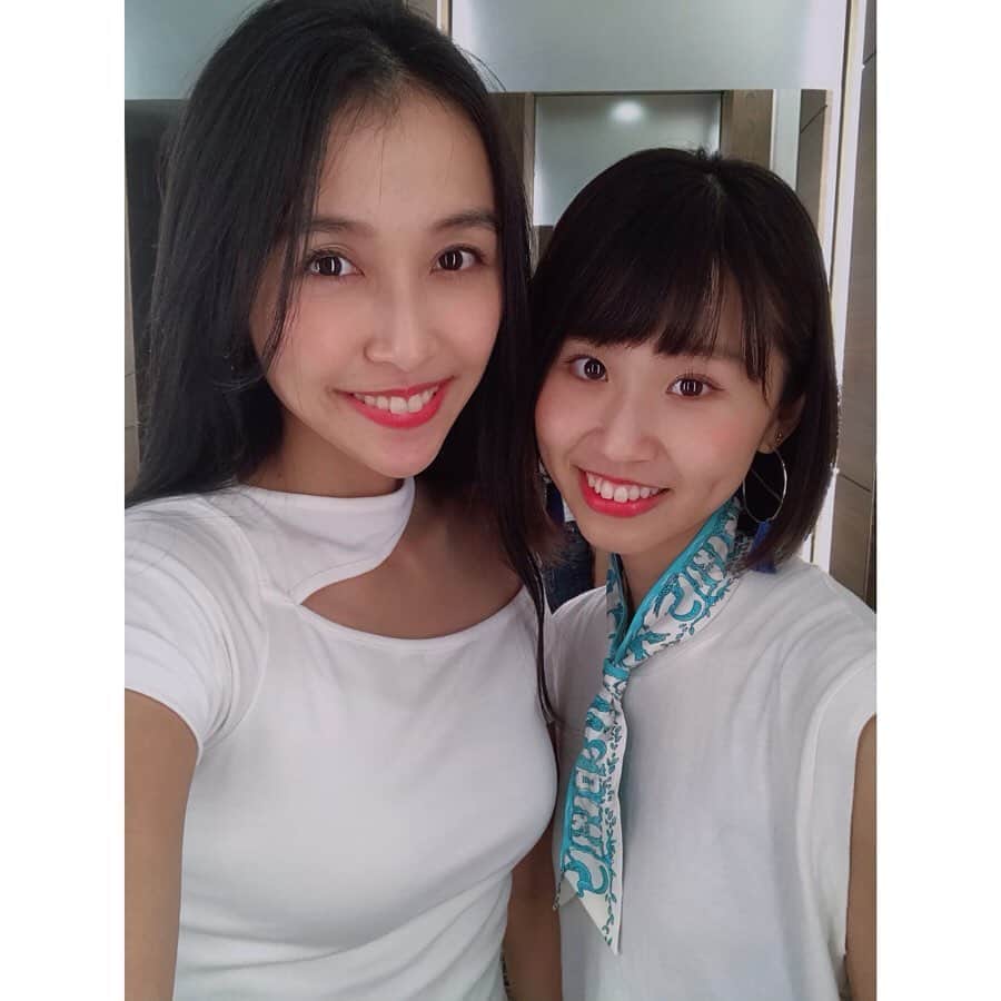 渡辺未優のインスタグラム：「. 6月会えて、7月も会えるなんて🥺 . 遠距離なのにこうして会えたのも 梨央のおかげ。ありがとう♡ . だがこれからは東京と名古屋の距離を 遠距離と感じてるようじゃいけない。笑 . 高校時代から共に過ごしてきた仲。 場所は違えど変わらぬ仲。 これからも。 . . #tokyo #nagoya #遠距離 .」