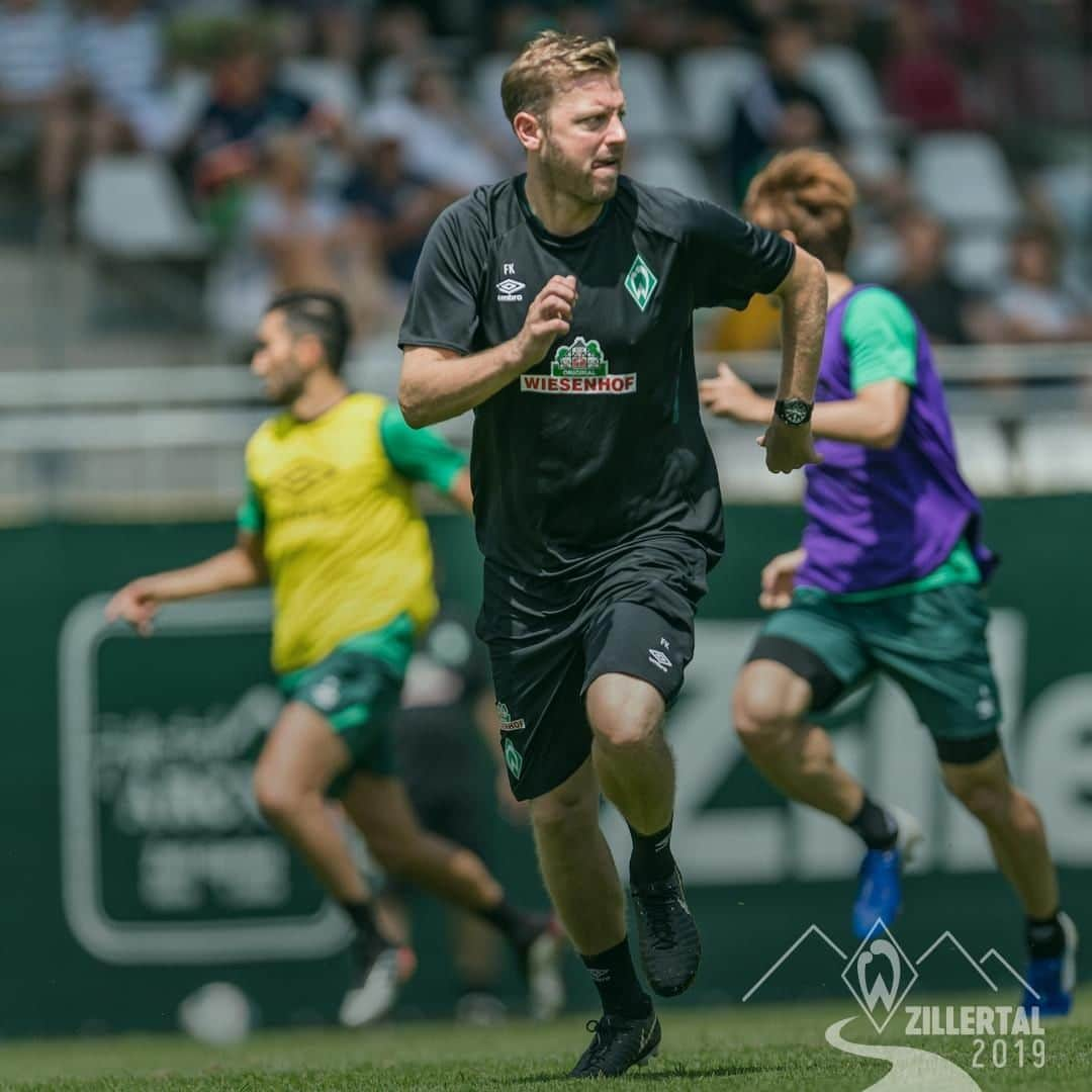 ヴェルダー・ブレーメンさんのインスタグラム写真 - (ヴェルダー・ブレーメンInstagram)「Wer ist dieser agile Neuzugang in Schwarz? 😜 _______ #Werder #Bremen #svw #Kohfeldt #Zillertal #Zillerdeich2019 #nordphoto」7月7日 15時21分 - werderbremen