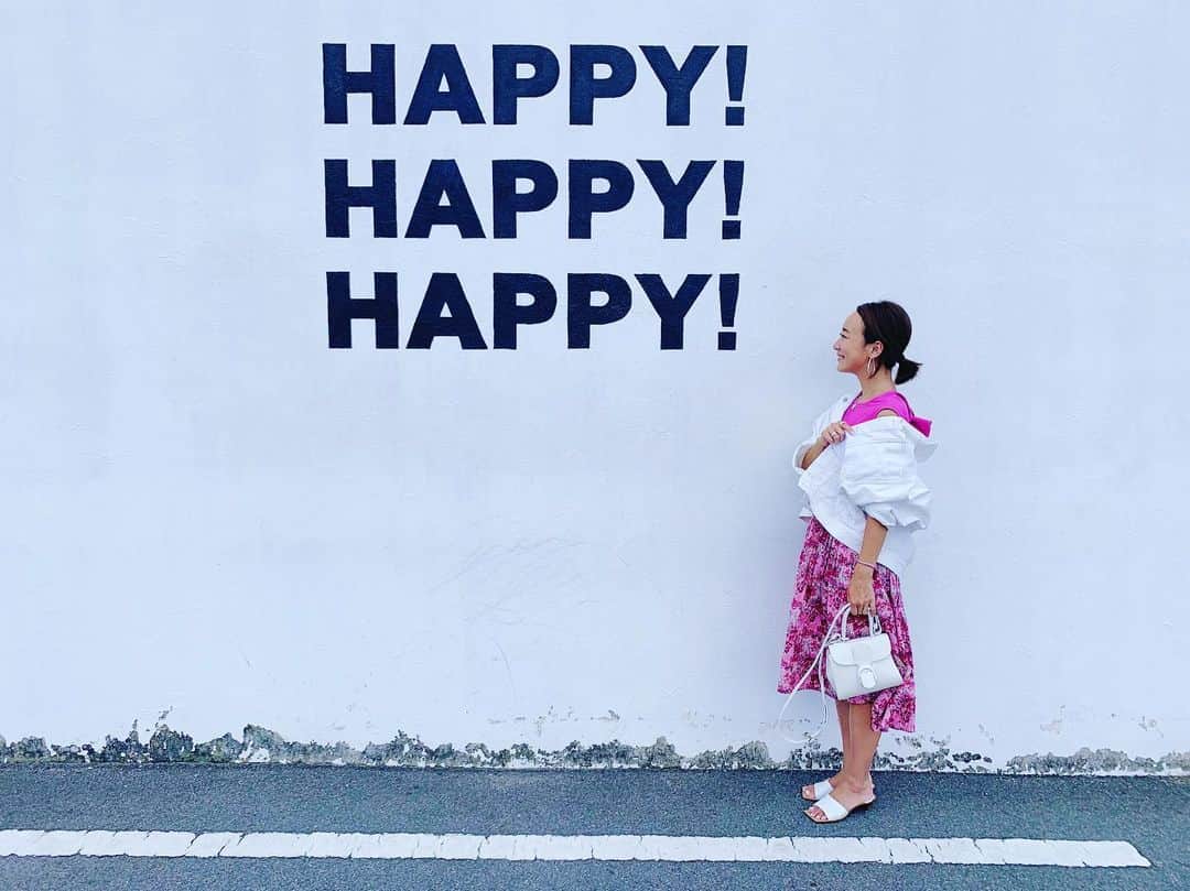 村上沙織さんのインスタグラム写真 - (村上沙織Instagram)「happy happy happy. 私の好きな壁第1位😆🤙🏻♥️ #問屋町#rosymonster」7月7日 15時36分 - rosysaorimonster