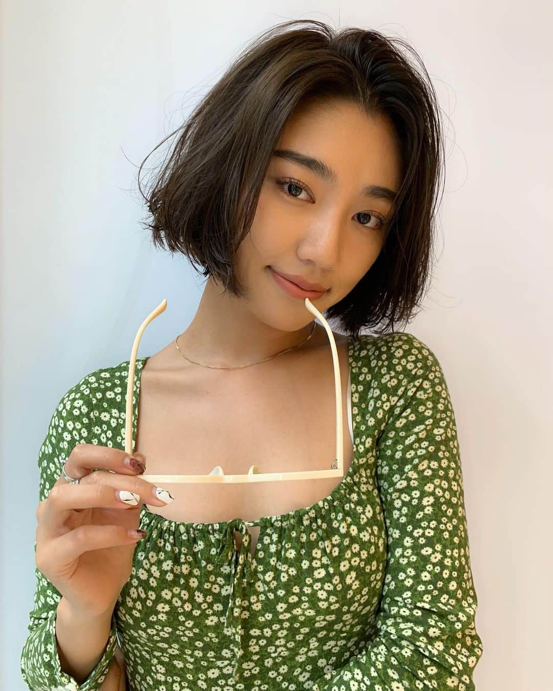 松本優さんのインスタグラム写真 - (松本優Instagram)「. . @ayato_i_am 💇‍♀️ カラーを💚❤️ . お洋服は @afends.womens 🥺 . . #hair#bob#like#good#ボブ#ショートヘア#ヘアスタイル#透け感#カラー#松本優」7月7日 15時43分 - matsumoto_yu