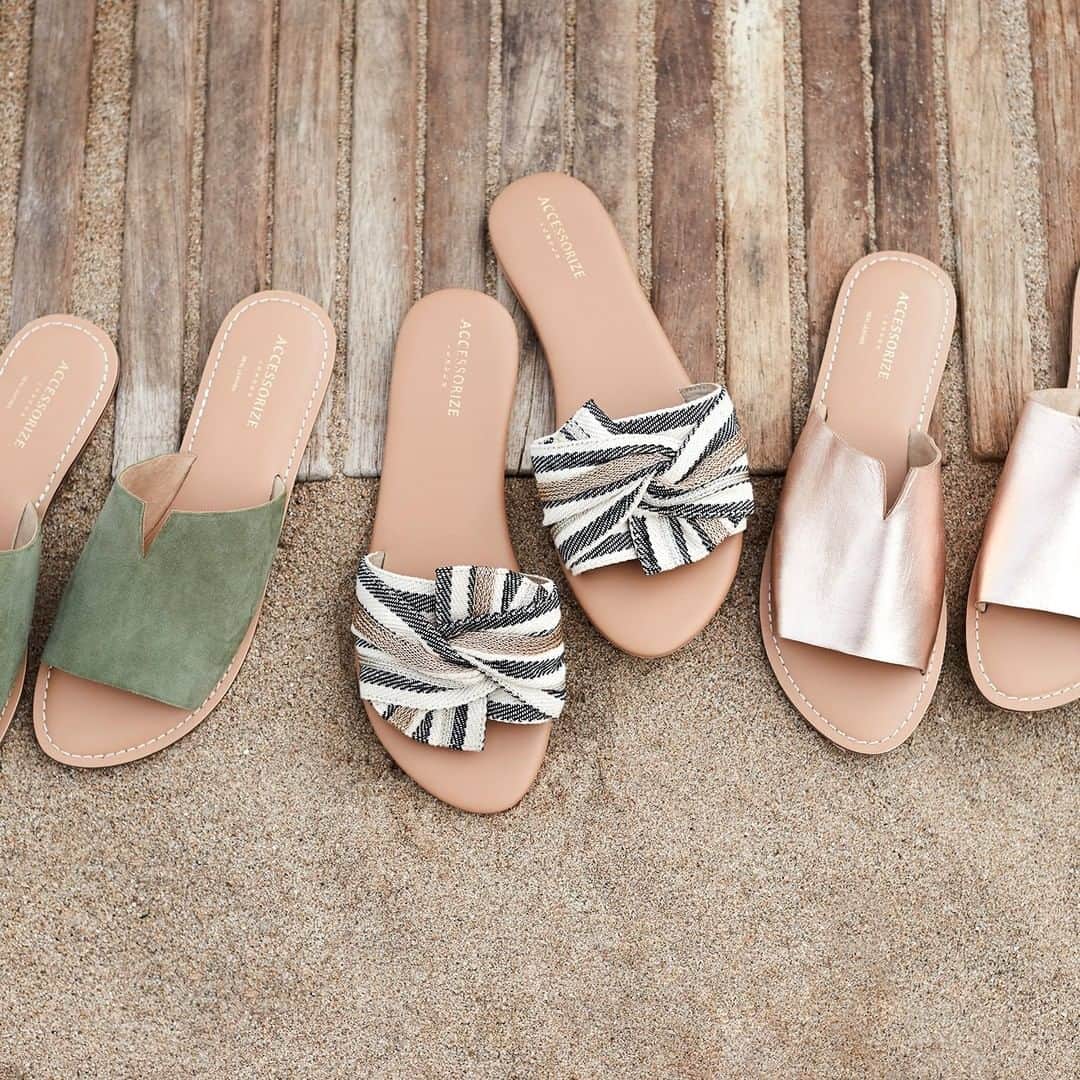 アクセサライズのインスタグラム：「Walk this way with plenty of stunning new slider styles, for home and away. 👣👣 Tap the link in the bio to shop now.  #Accessorize」