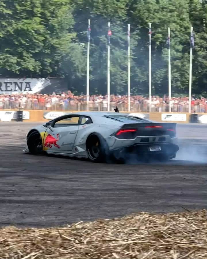 レッドブルのインスタグラム：「It’s nothing short of a good time at the Goodwood Festival of Speed ✊ @redbullmotorsports #speed #racing #action #redbull #uk」
