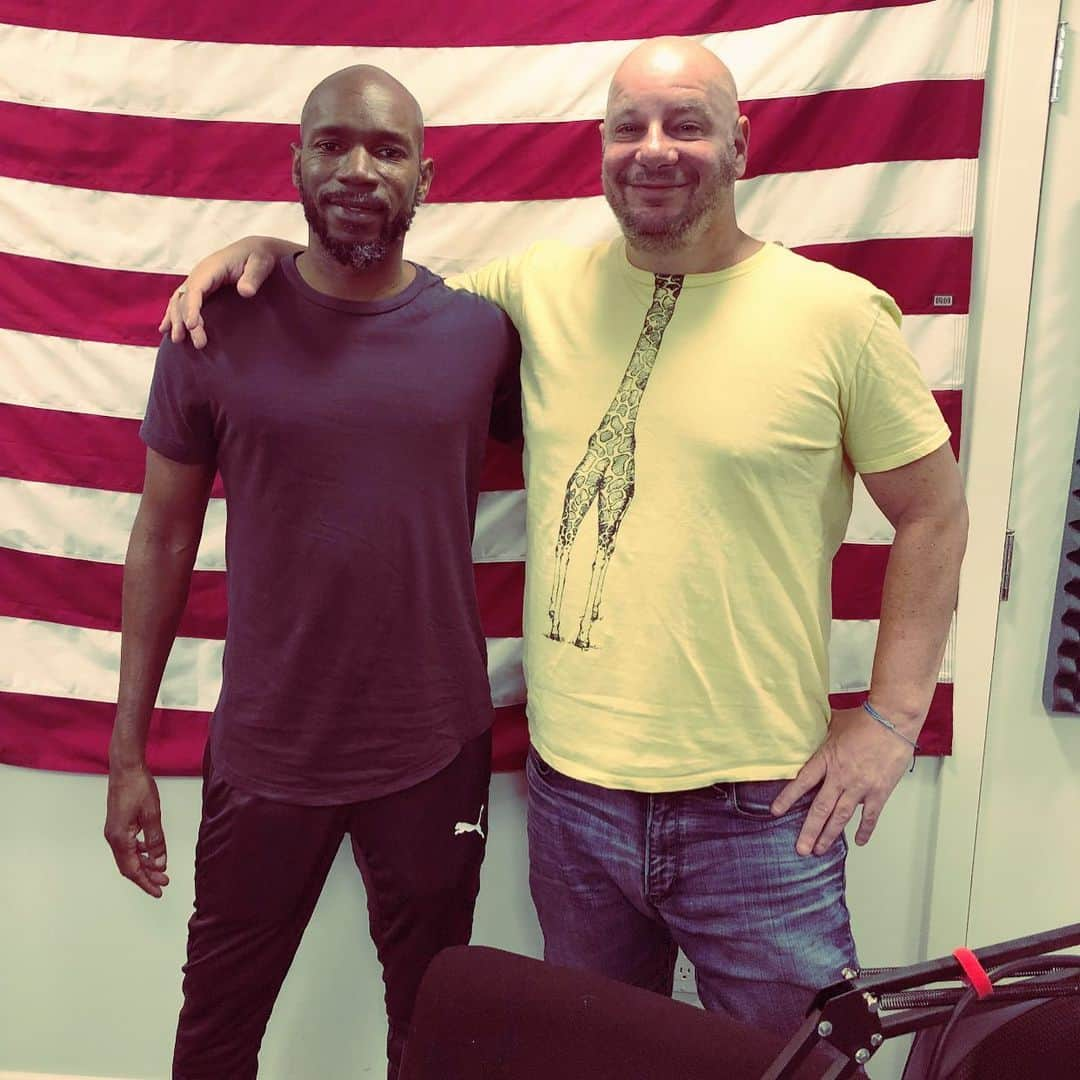 ジェフリー・ロスさんのインスタグラム写真 - (ジェフリー・ロスInstagram)「My brilliant pal @ianedwardscomic has a new special premiering next week on @comedycentral and he came by the #thickskinwithjeffross podcast bunker to talk about it. 🎧 Link in bio.」7月8日 1時42分 - therealjeffreyross