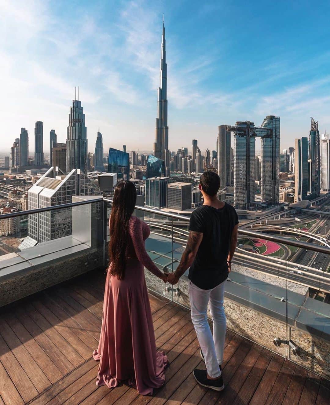 ドバイのインスタグラム：「World’s tallest building #BurjKhalifa 📷:@jeremyaustiin」