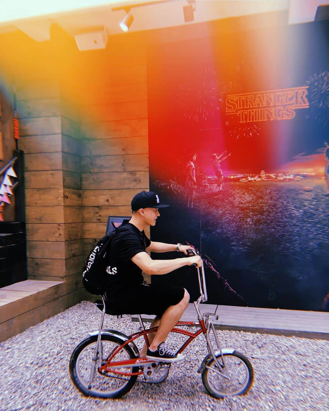 プニエル さんのインスタグラム写真 - (プニエル Instagram)「Couldn’t go inside cuz it was already max capacity so just took pictures with the bike outside lol. Forgot the first 2 seasons already so imma start binge watching from season 1 again. 🙃  인원 초과라서 안에는 못 들어갔지만 밖에 자전거랑 사진 ㅋㅋ 첫 2 시즌 내용 다 까먹어서 처음 부터 다시 다 봐야지 🙃  #StrangerThings #기묘한이야기」7月8日 2時02分 - btobpeniel