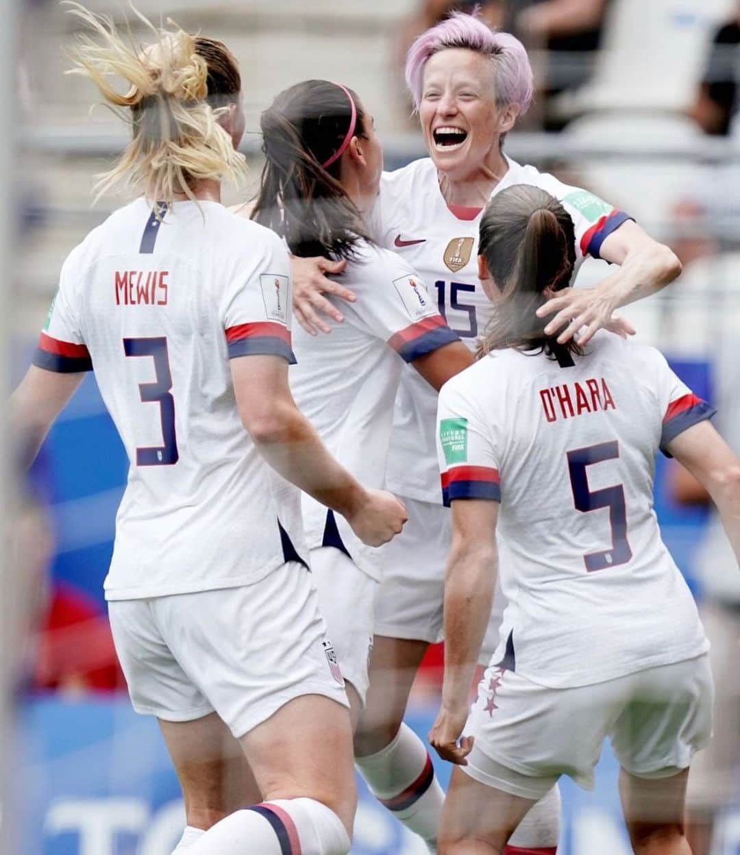 ハイメ・カミールさんのインスタグラム写真 - (ハイメ・カミールInstagram)「Congratulations to the amazing group of women of the @uswnt who are incredible strong role models for my daughter and for millions of little girls out there. Today you shut bullies up and are the world champions. Enough said 👏🏼⚽️ @fifawomensworldcup #USNWT #WorldCupfinal #worldchampions 🏆」7月8日 2時02分 - jaimecamil