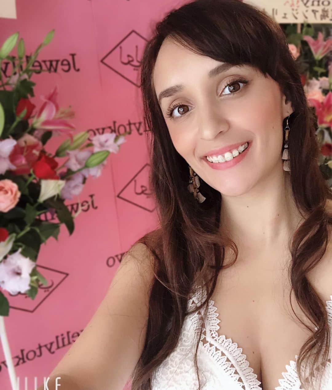 Jade Furutaのインスタグラム：「めっちゃくちゃ久しぶりの #自撮り🤩💕 How long since the last time I posted a selfie here?!👸🏻 Another fun day around Tokyo carrying my @pupuru_wifi_jp around hehe☺️ #セルフィー #楽しかった #夏だ . . . . . . . . . . . . . . . . . . . . . . . . . . . . #観光インフルエンサー #夏 #インフルエンサー #インスタグラマー #lovejapan #japanpocketwifi #ハーフタレント #渋谷 #lostinjapan #キュート #ilovejapan #ショッピング #visitjapan #ピンク #インスタグラマーズジャパン #discovertokyo #かわいい #東京ファッション #discoverjapan #ポケットwifi #ブランド #イベント #ブラジル人モデル #外国人モデル #igersjp」