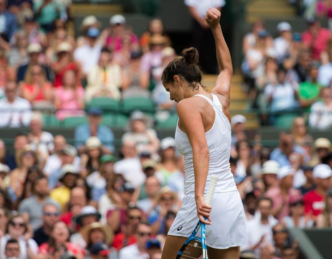 ユリア・ゲルゲスさんのインスタグラム写真 - (ユリア・ゲルゲスInstagram)「Until next year SW19 🌱✌🏼🍓#teamjule #wimbledon」7月8日 2時08分 - julia.goerges