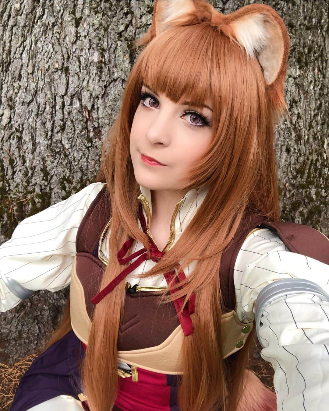 Tessaさんのインスタグラム写真 - (TessaInstagram)「“Naofumi-sama....”❤️🦝 First test of raccoon wife is complete!! Raphtalia is really different from most characters I do, so I was a really nervous about how she would look on me but I’m so pleasantly surprised!😭 I can’t wait to finish her sword now and for the upgraded stuff to come!  Ears and tail: @littleluxies  Costume and wig: @lemailcosplaywigs」7月8日 2時22分 - hiso.neko