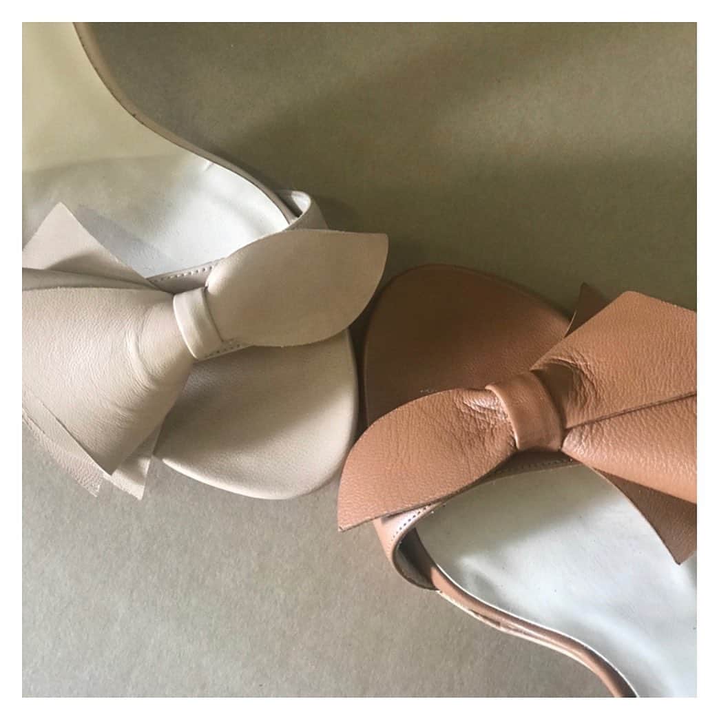 イズロさんのインスタグラム写真 - (イズロInstagram)「#islo #isloisabellalorusso #isloshoes #shoes #sandals #sandali #leather #heels #tacchi #highheels #tacchialti #details #fiocco #bow #fashion #style #maibanale #shopping #shoponline #madeinitaly #mammola #staytuned #sale #saldi #sales」7月8日 2時32分 - islo_isabellalorusso