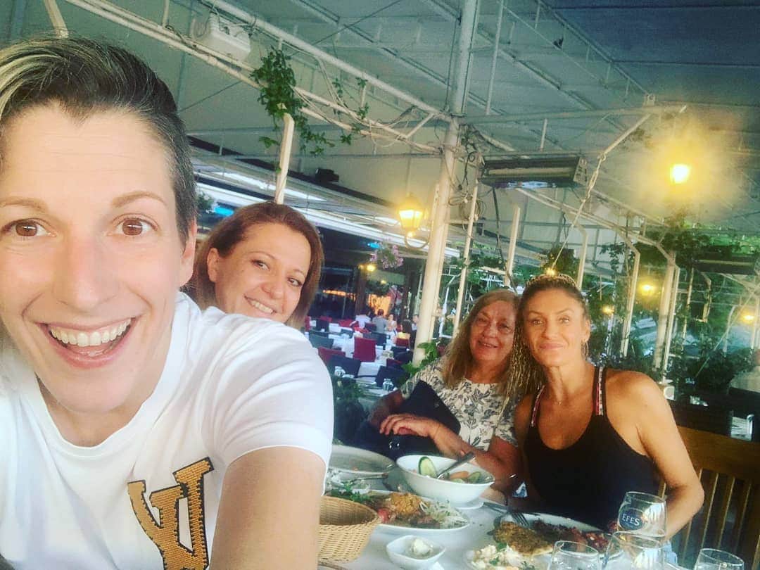 ミア・イエルコフのインスタグラム：「Look at this great company at Develi Istanbul 💕💕💕💕🤗😊」