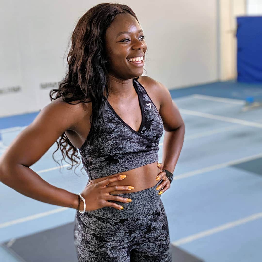 アシャ・フィリップのインスタグラム：「Soooo.....I decided to make some changes guys and I'm delighted to announce that I'm now a @Gymshark Athlete🦈 . . I'm so excited to work with @Gymshark and I'm grateful to be part of the movement. New Season, New Family 🦈♥️ . . #Gymshark #Tracknation #GymsharkAthlete #Olympics #Sprinter #Inspire #GymsharkWomen #SundaySurprise #Fitness」