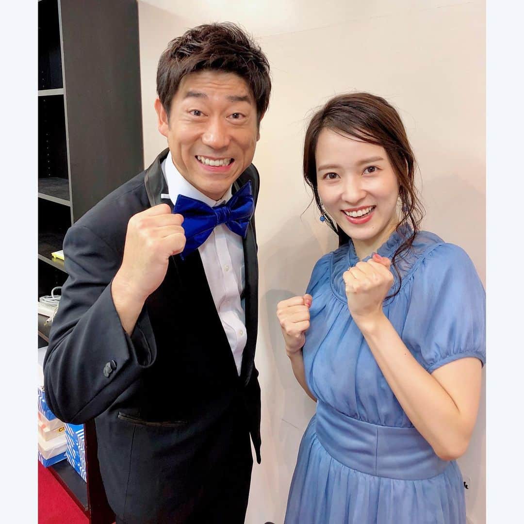 のインスタグラム：「いつも優しい原口さん @akimasa_haraguchi と名画鑑定大会ご一緒させていただきました。7/30火にOAです。2枚目は原口さんの歯🦷です、、神々しいオーラを楽屋で放っていました☺️ずっとみてしまう。 ・ 来週からフランスに行くので🇫🇷鑑定士さんにオススメの美術スポットを教えていただきました💕 ・ #なんでも鑑定団 #原口あきまさ #出張鑑定 #絵画 #家電 #家電好き #家電女優 #奈津子」