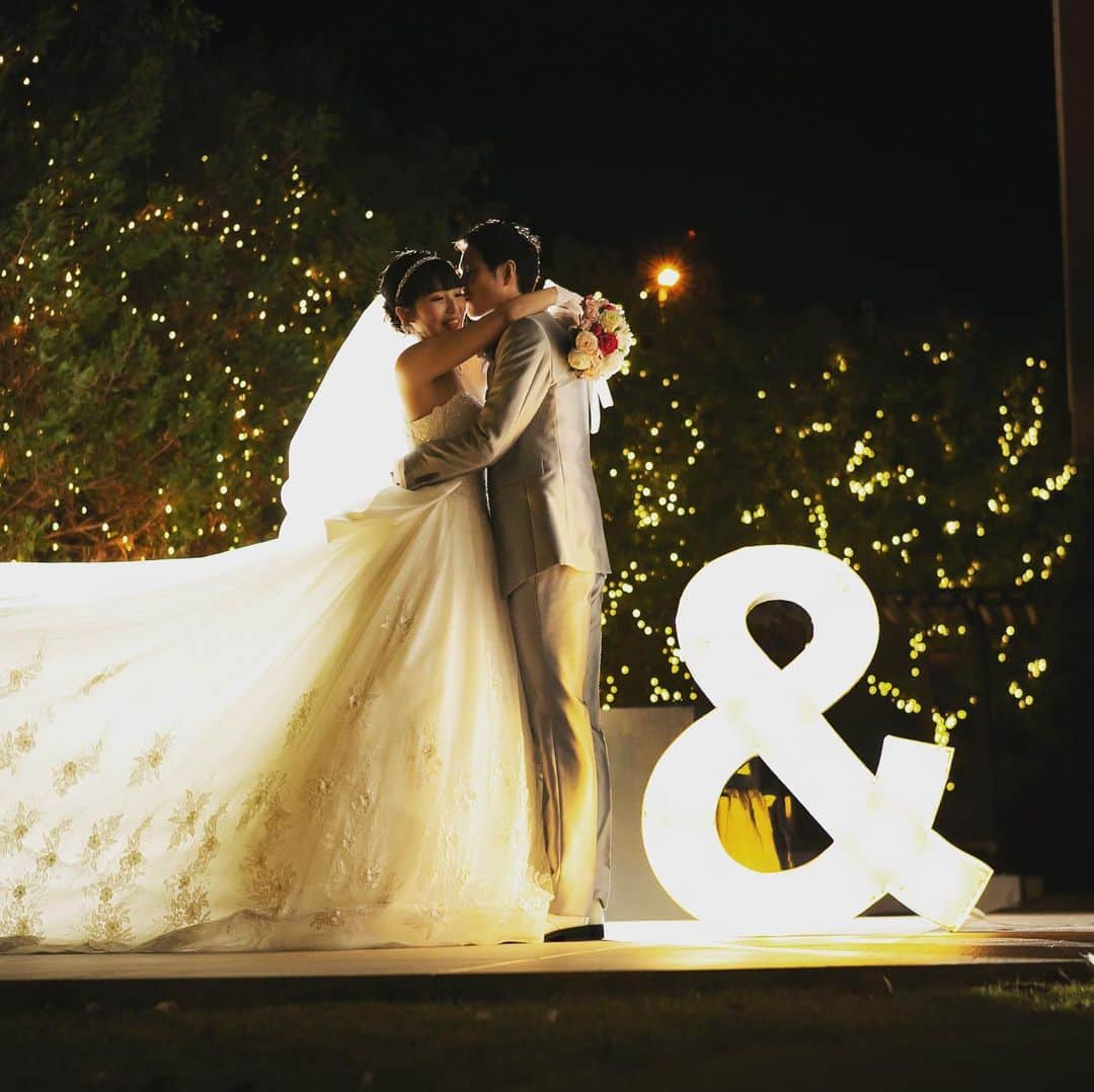 ザ･リーヴス プレミアムテラスさんのインスタグラム写真 - (ザ･リーヴス プレミアムテラスInstagram)「夜のカットも綺麗に残せるガーデン🎶 これからご結婚式をご検討であればより綺麗に写真も残せる空気の澄んだ冬の挙式もオススメです！  #群馬 #高崎 #前橋 #ザリーヴスプレミアムテラス #結婚式 #結婚式場 #群馬結婚式 #ウエディング #プレ花嫁 #前撮り小物 #プレ花嫁 #カップルグラム #カップル #カップルフォト #プロポーズ #wedding #チャペル #ナチュラルウエディング #instagood #挙式 #チャペル #チャペル撮影 #ベール #トレーン」7月7日 18時03分 - the_leaves_premium_terrace