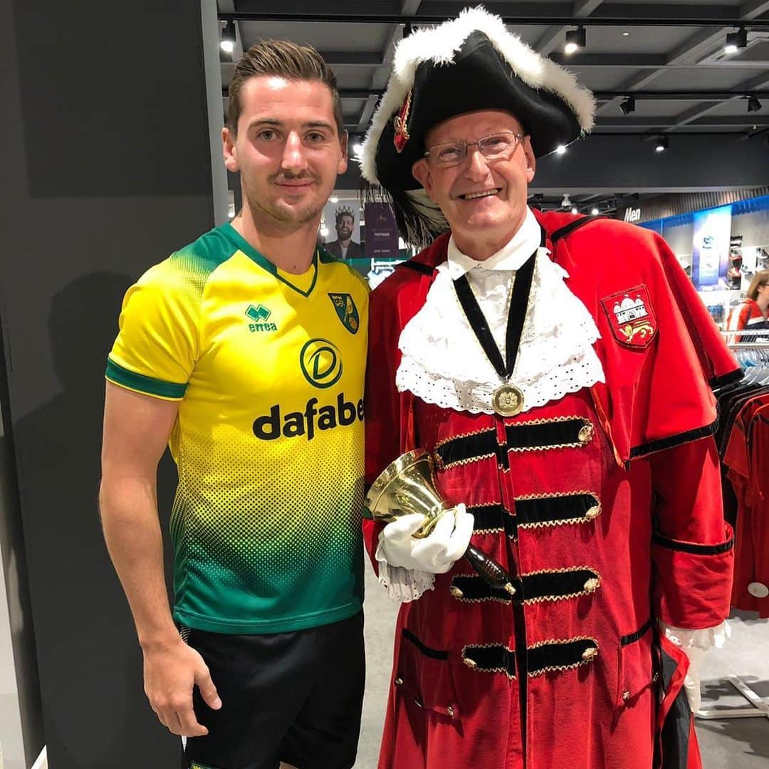 ノリッジ・シティFCさんのインスタグラム写真 - (ノリッジ・シティFCInstagram)「Mayors reunite 🤝」7月7日 18時21分 - norwichcityfc