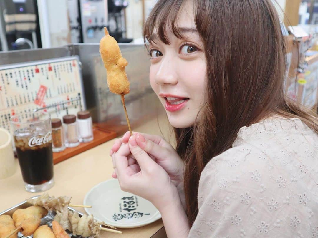 小澤しぇいんさんのインスタグラム写真 - (小澤しぇいんInstagram)「🐷 大阪行った時に食べただるま。 とても幸せそうな顔である♡」7月7日 18時21分 - 1217_shane