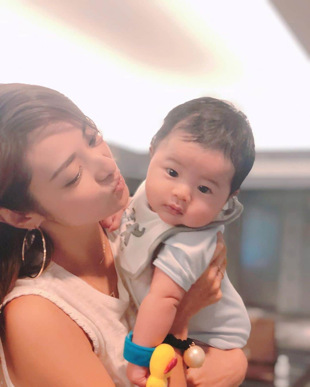のインスタグラム：「👶🏻ボク癒すの得意でちゅ👶🏻❤️ ・ 可愛すぎて〜💚 ・ 癒され過ぎて〜❤️ ・ なんていい子ちゃん👼🏼 ・ #2019 #tokyo #japan #baby #癒されれ放題 #天使ちゃん #大好き」