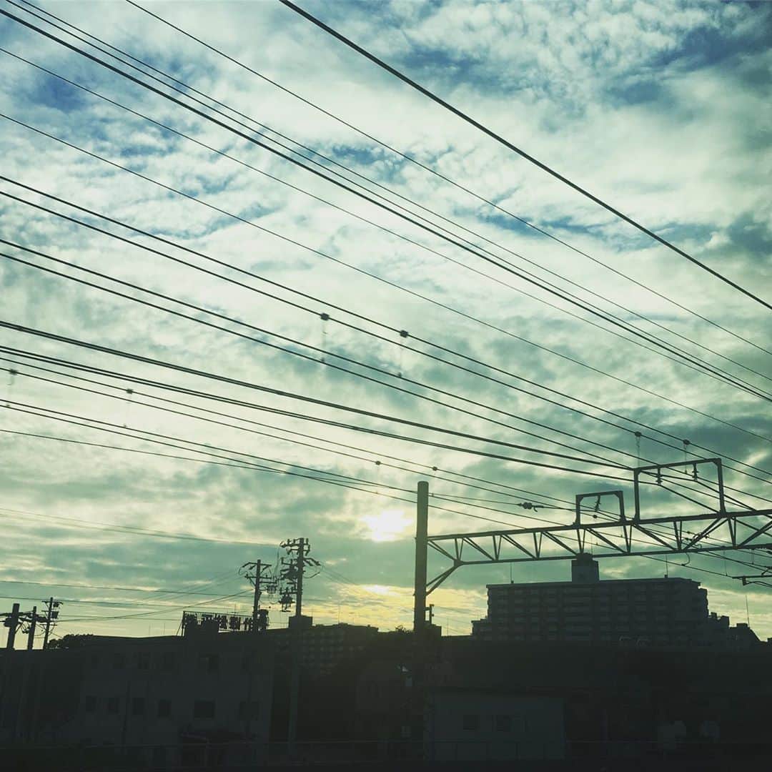 高岡早紀 さんのインスタグラム写真 - (高岡早紀 Instagram)「晴れたね。 再び、西へ向かっております。。」7月7日 18時28分 - saki_takaoka
