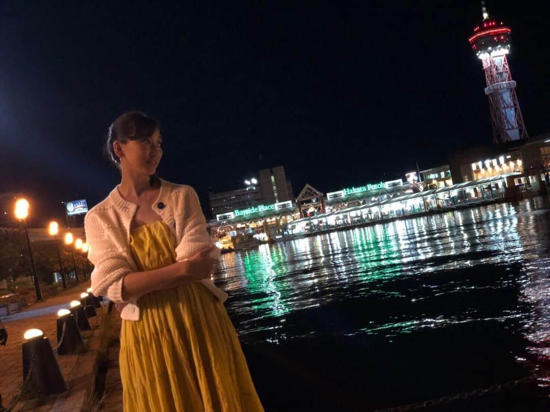 日本テレビ「偽装不倫」さんのインスタグラム写真 - (日本テレビ「偽装不倫」Instagram)「鐘子(#杏) in 夜の博多ふ頭🚢✨‬﻿ ‪水面に映る夜景にうっとり❤️‬﻿ ﻿ ‪#博多ふ頭 #夜景‬﻿ ‪#福岡ロケ #オフショット‬﻿ ‪#偽装不倫 #東村アキコ‬﻿ ‪#日テレ #水ドラ‬﻿ ‪#YLAB #LINEマンガ #文藝春秋‬﻿ ﻿ ‪【公式HP】‬﻿ ‪https://www.ntv.co.jp/gisouhurin/‬」7月7日 18時56分 - gisou_ntv