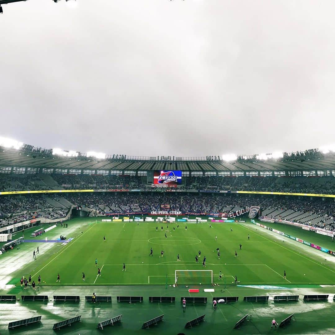 フルカウント千葉さんのインスタグラム写真 - (フルカウント千葉Instagram)「‪#アンブロダービー ⚽🏃💨 ‬ ‪#ドロンパ とのショット📸 ‬ ‪雨でも熱い戦い☔‬ ‪#サッカー #Jリーグ #明治安田生命 #ガンバ大阪 #GAMBAOSAKA #アンブロ #umbro #遠藤保仁 #ヤット #FC東京 #J楽 #Panasonic #ROHTO #コスプレ #パブロ #パナソニック #ロート製薬 #PABLO #味の素 #ぴあday #Ajistagram  #七夕 ⭐‬」7月7日 19時18分 - fullcount.chiba