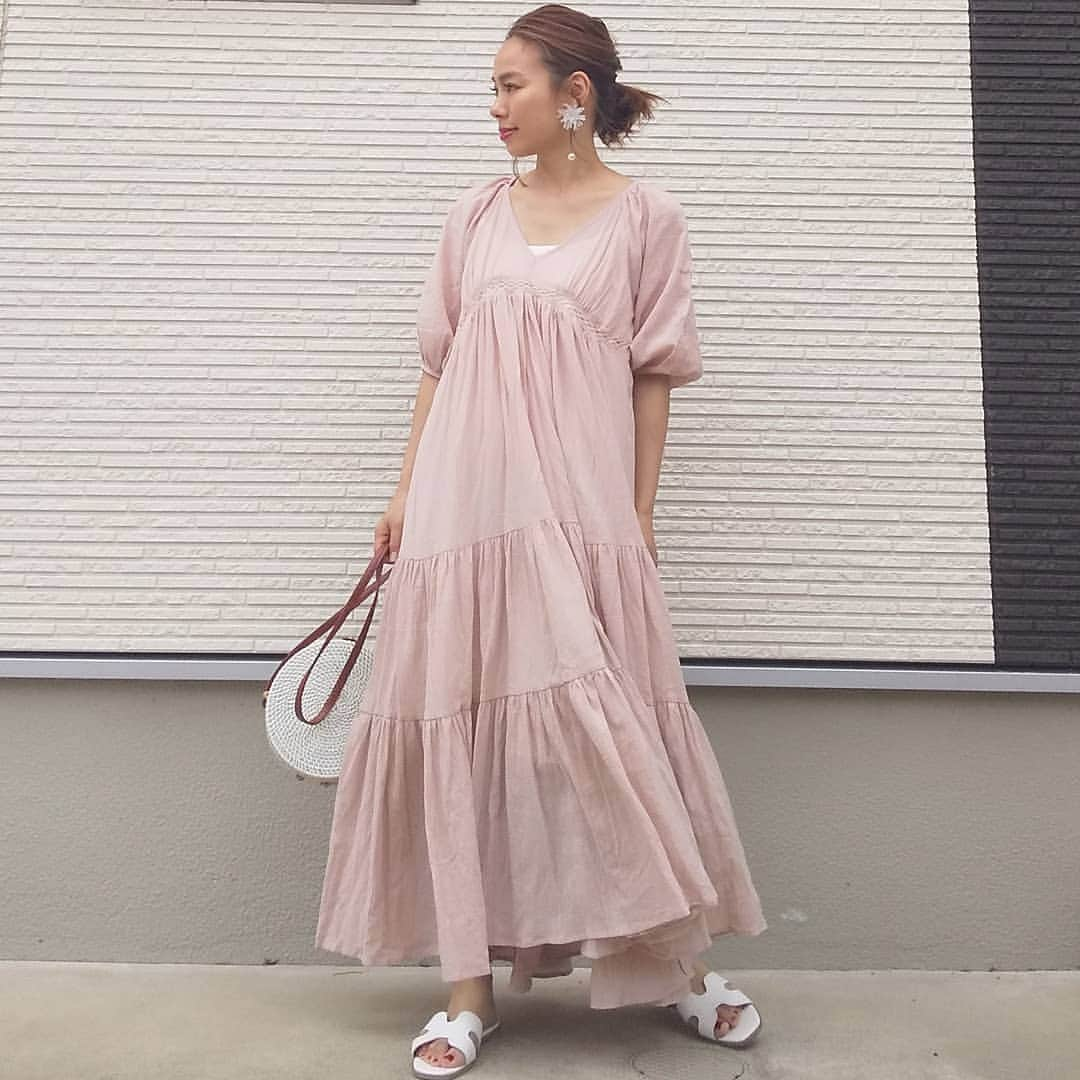 keicoさんのインスタグラム写真 - (keicoInstagram)「おこんばんわ👴✨ ________________________________ @ribou_official さんのワンピ👗 うん♥️かわいい😍 形も色も好み♥️ 他の色もかわいい😍 bag／@shes_closet shoes／#titivat ________________________________ #プチプラコーデ#locari #プチプラファッション#アラフォーコーデ #大人カジュアル#着回しコーデ #今日のコーデ #カジュアル#ママコーデ#コーデ #カジュアルコーデ#153cmコーデ#大人ファッション#guコーデ#今日の服#おちびコーデ#mamagirl#オトナカジュアル#夏コーデ#プチプラ #マキシスカート #marnibag#大ぶりピアス#ティアード#小柄コーデ#ママスタイル#ribou」7月7日 19時34分 - loverara.loverara