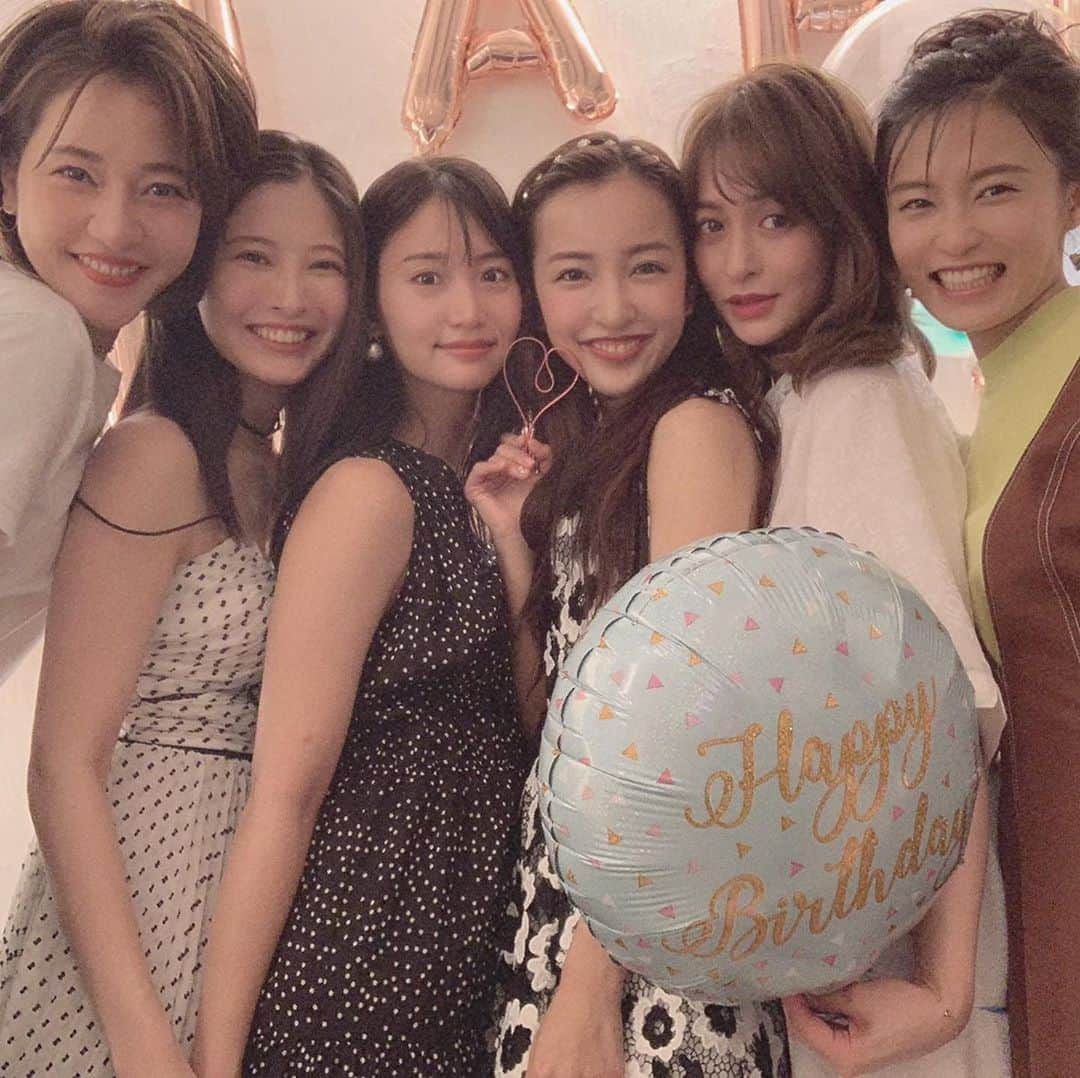 小島瑠璃子さんのインスタグラム写真 - (小島瑠璃子Instagram)「🎂 愛する親友✨ トモおめでとう〜💋 無邪気で可愛い妹みたいで 実は事務所の先輩🙈 後輩としてよりも 人として接してくれて、、 感謝感謝です🥺💕 これからもよろしくね✨」7月7日 19時35分 - ruriko_kojima