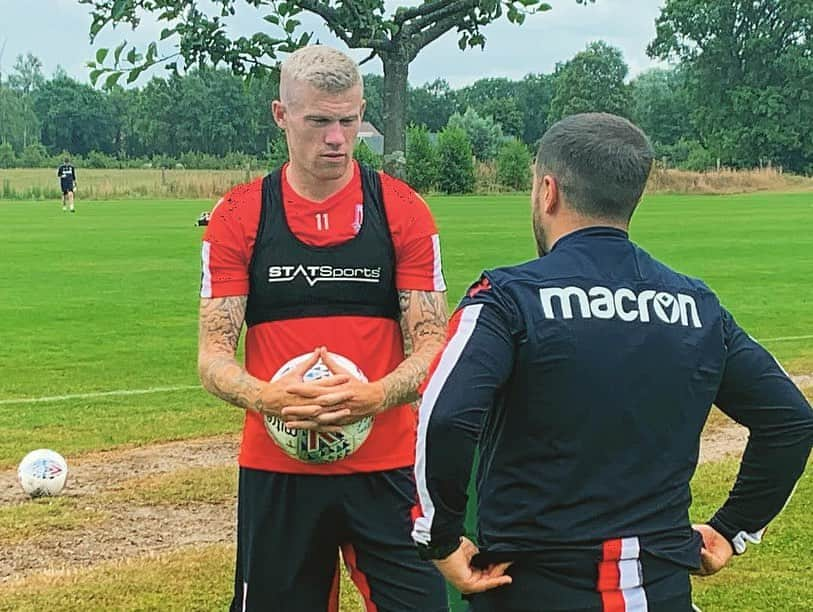 ストーク・シティFCさんのインスタグラム写真 - (ストーク・シティFCInstagram)「💪🏻💦 First session of the day complete! #SCFC 🔴⚪️」7月7日 19時49分 - stokecity