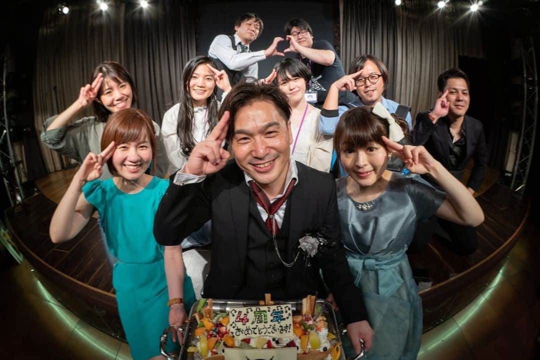 山本かおりさんのインスタグラム写真 - (山本かおりInstagram)「昨日は #渋谷クロスFM 開局4周年 #記念 #パーティー 皆さま #ありがとうございました ☺️🌷 #毎週木曜日 #21時 「#渋谷DEもっさんタイム」 #毎月第2金曜日 #17時 「#しぶやDEしょーこ！」 の #MC として これからも精一杯努めます！  #これからもどうぞ宜しくお願い致します🌸  #radio #shibuyacrossfm #shibuyascramble #shibuyacrossing #shibuya #시부야 #파티 #라디오 #개국 #4주년 #radiopersonality #셀 #일본인 #축하합니다」7月7日 19時50分 - mochamocchan